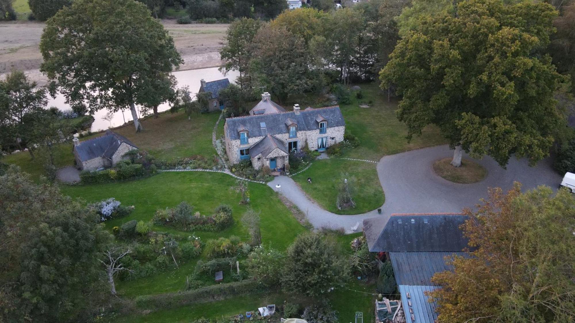 Au Pont Ricoul Bed & Breakfast Saint-Pierre-de-Plesguen Exterior photo