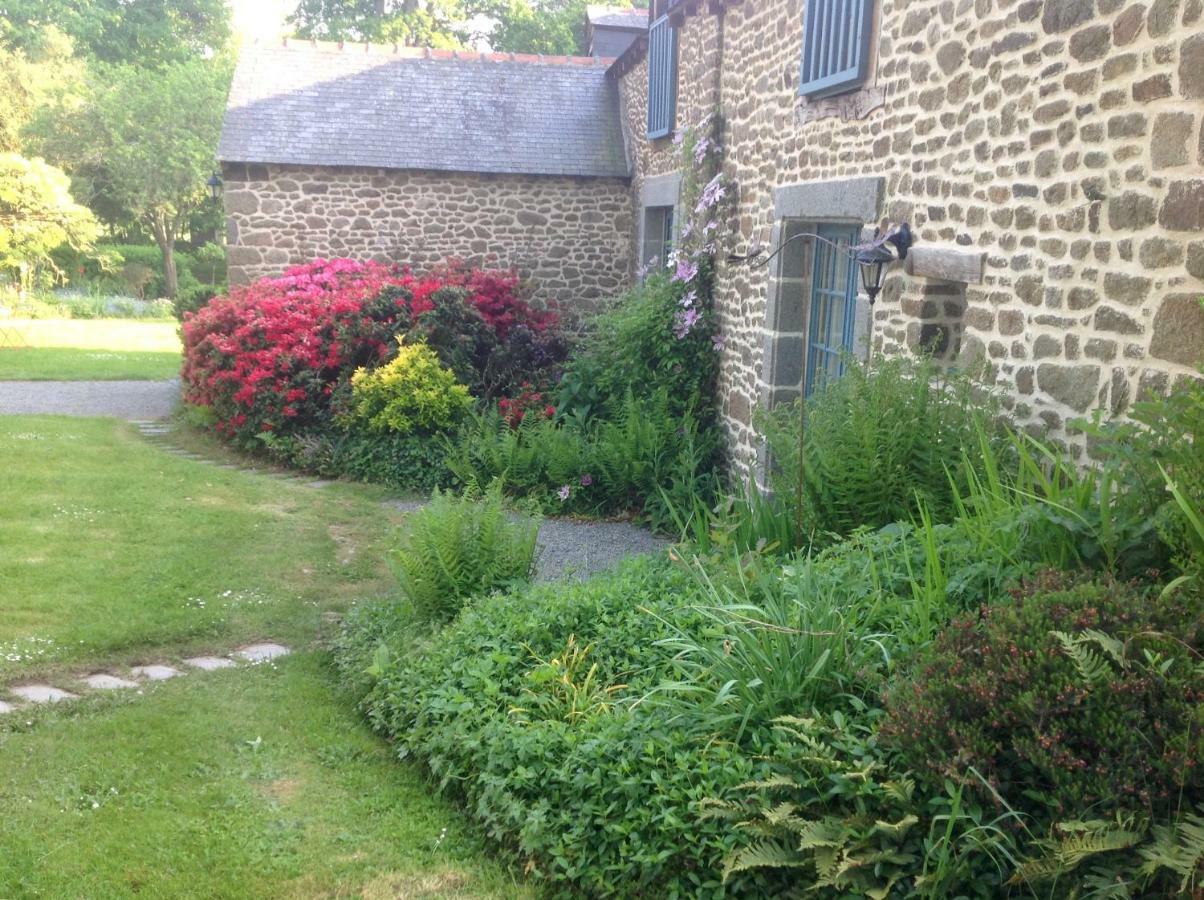 Au Pont Ricoul Bed & Breakfast Saint-Pierre-de-Plesguen Exterior photo